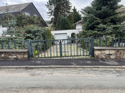 Freistehendes Einfamilienhaus - mit großen Garten