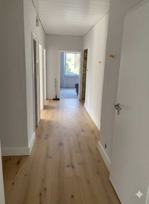 Renovierte 4-Zimmer-Wohnung mit Balkon und Garage in 27232 Sulingen