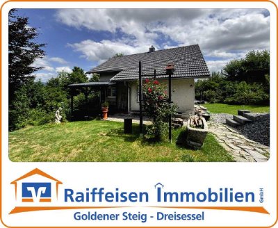 Zentral gelegenes Einfamilienhaus mit grünem Rückzugsort in herrlicher Aussichtslage
