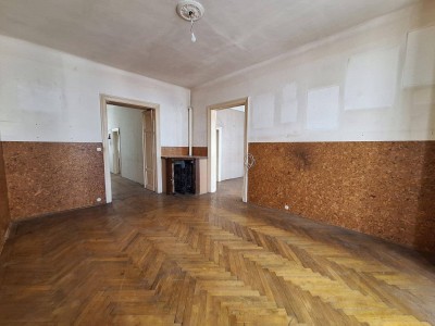 360 TOUR / Sanierungsbedürftige 3-Zimmer-Altbauwohnung (Lift) mit kleinem Balkon in zentraler Lage des 16. Bezirks