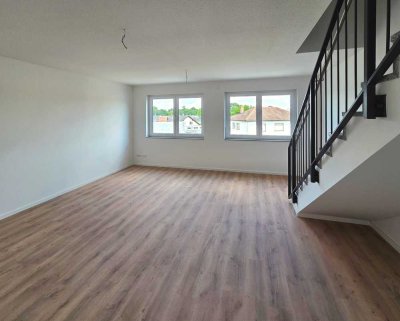 Exklusive 4 Zimmer Maisonette Wohnung - zentrale Lage, Dachterrasse - ab 01.11.2025