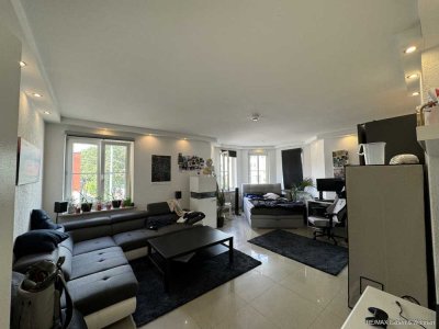 Große und gemütliche 4 Zimmerwohnung /120m² mit EBK / Kochinsel und Balkon zu vermieten.