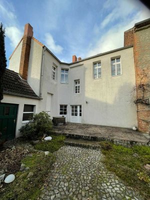 Wohnen im Grünen mit Hof Charakter in Stadtnähe