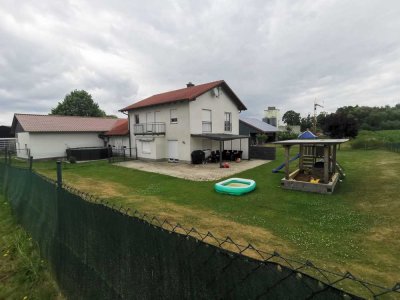 Wohnhaus für Wohnen und Gewerbe mit großem Grundstück