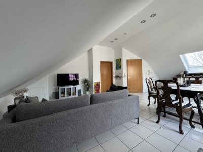 Helle 2-Zi-DG-Wohnung mit gehobener Innenausstattung am Abteipark in Brauweiler