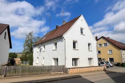 Ein-/Zweifamilienhaus mit viel Platz