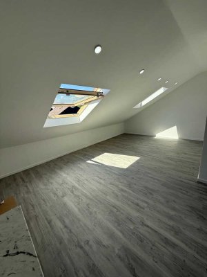 Über den Dächern von Eisenberg: Erstbezug in schicke 4 Zimmer Wohnung