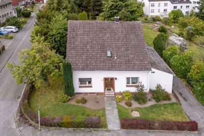 Charmantes Einfamilienhaus mit Gartenparadies in der Edelsteinsiedlung