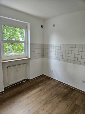 Attraktive und vollständig renovierte 3-Zimmer-Maisonette-Wohnung mit Balkon in Brandis
