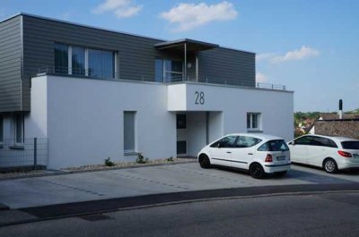 Ansprechende 3-Zimmer-Penthouse-Wohnung mit gehobener Innenausstattung mit Balkon und EBK in Bretten