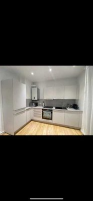 Exklusive, vollständig renovierte 2-Zimmer-Wohnung mit Einbauküche in Hannover/ Ricklingen