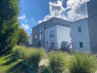 Moderne 2-Zimmer-Wohnung mit großem Balkon in Neubau!