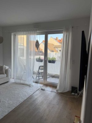 Geschmackvolle 2-Raum-Wohnung mit gehobener Innenausstattung mit Balkon und EBK in Aschaffenburg