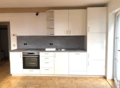 3-Zimmer Wohnung mit Balkon und Zentralheizung &amp; neuer Einbauküche