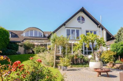 Exklusives Einfamilienhaus mit 2 Einliegerwohnungen* hochwertige Ausstattung *