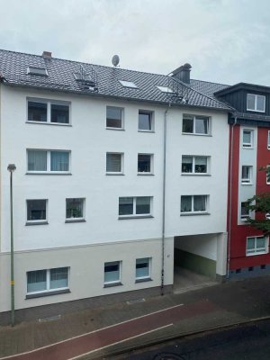 Freundliche und sanierte 4-Raum-Wohnung mit Balkon und EBK in Osnabrück