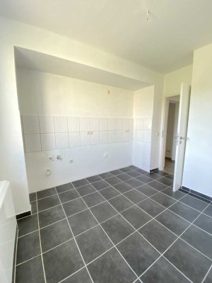 Bald verfügbar! NEU renovierte 2 Raum Wohnung im Erdgeschoss in Abtshagen mit eigenem Garten