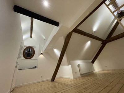 Wohnen mit Stil! Jugendstil-Maisonette • Balkon • Holzdielen • Top Lage