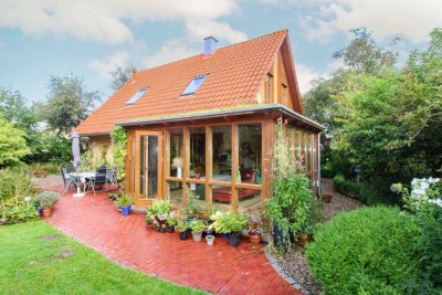 Einklang mit der Natur:  Lehmhaus mit Traumgarten für Familien