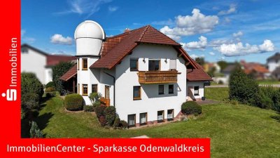 Feldrandlage pur. Dem Himmel ganz nah. Wohnhaus mit Sternwarte in Odenwälder Höhenort