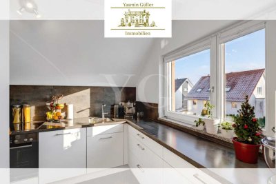 Top-Gelegenheit! Sofort zugreifen & einziehen – lichtdurchflutete 3,5-Zimmer-Galeriewohnung in begeh