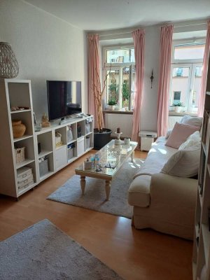 Ansprechende und gepflegte 2-Zimmer-Altbauwohnung nähe Plärrer