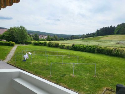 Freundliche 2-Zimmer-Wohnung mit Balkon in Lößnitz