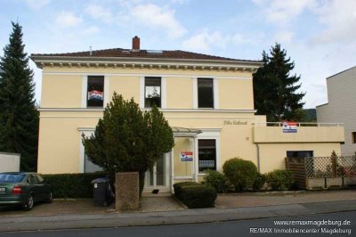 Aufwendig renovierte 2-Zimmer-Wohnung in Jugendstilvilla