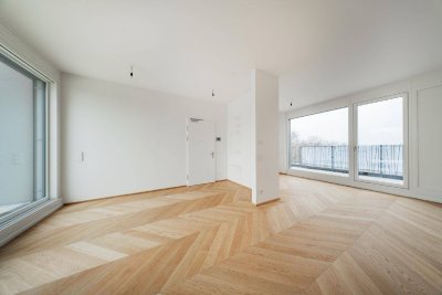 STOCK IM WEG - "Erstbezug mit Stil - 4 Zimmer mit Südterrasse, Fitness &amp; Garage"