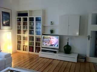 Charmante 2-Zimmer-Altbauwohnung mit Einbauküche und Balkon