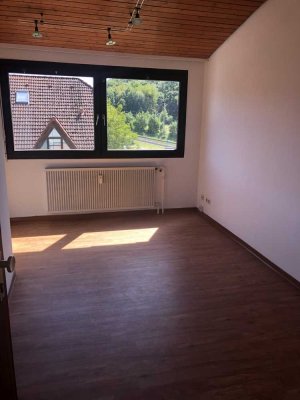 1-Zimmerwohnung im DG eines Mehrfamilienhauses