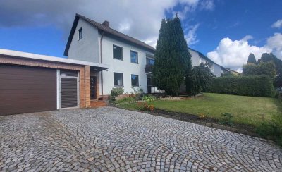 Schönes EFH mit großer Garage und Ausbauoption (ggfs. genehmigungspflichtig) in Plößberg-Wildenau