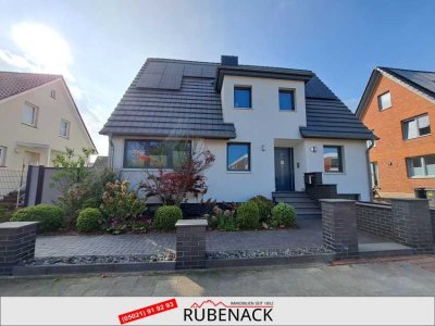 Stilvoll wohnen, nachhaltig leben - Ihr Traumhaus mit Pool in gefragter Lage