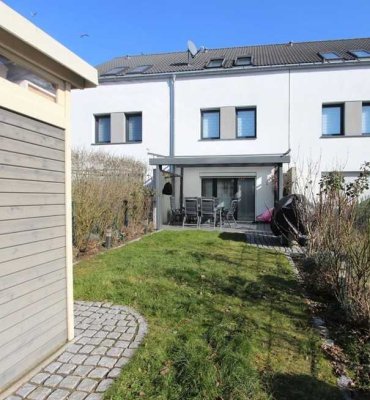 Modernes 4,5-Zimmer-Reihenhaus mit Garten und EBK in Frankfurt Unterliederbach