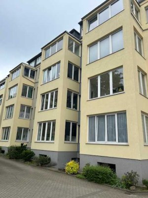 BS-City - Schöne 3-Zimmer Eigentumswohnung mit Garage, Einbauküche und Loggia - bezugsfrei !