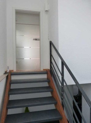 Moderne 2,5-Zimmer-DG-Wohnung mit Balkon und EBK