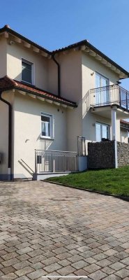 2 Zimmer Wohnung- mit Terrasse und Stellplatz