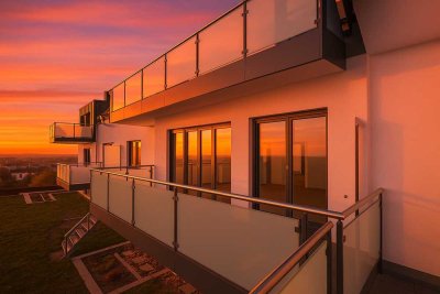Fernblick inklusive: Hochwertige DHH im Erstbezug – genießen Sie jeden Sonnenuntergang!