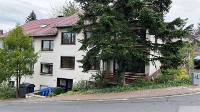 Schöngeschnittene vollrenovierte Dachgeschosswohnung mit EBK