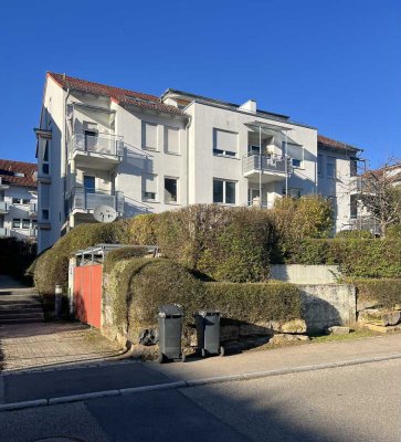 Vermietete 3,5 Zimmer Wohnung mit Tageslichtbad und Garten!