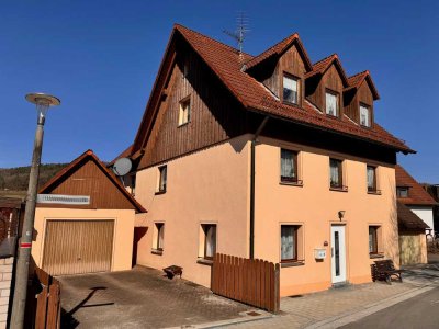 +++GROSSZÜGIGES ZWEIFAMILIENWOHNHAUS MIT SCHÖNEM GARTEN MITTEN IN IGENSDORF+++