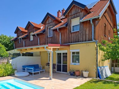 Doppelhaushälfte mit Pool, Garten &amp; PV-Anlage - PRIVATVERKAUF