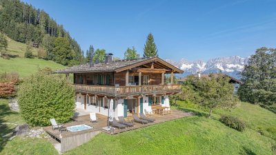 Einmalige Lage: Luxus-Chalet auf 1.010 Meter / Ski-in und Ski-out / Wellness / 37.152 m2 Grund / Blick auf Kitzbühel
