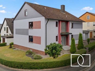 Hochwertig Renoviert! Großzügiges Zweifamilienhaus mit traumhaftem Garten in ruhiger Lage