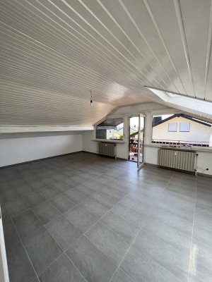 Helle 3 Zimmer Wohnung mit Balkon in Neuenstadt