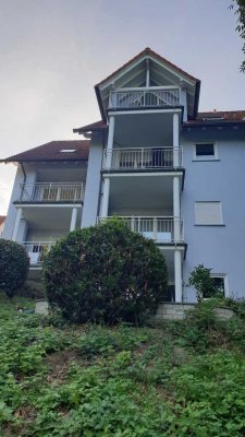 Helle 3,5 Zimmer-Maisonette-Wohnung mit unverbautem Main- und Spessartblick