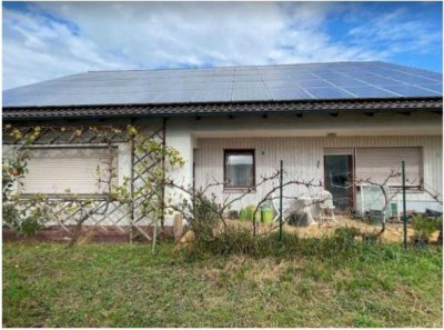 Einfamilienhaus - Sanierungsobjekt mit guter Bausubstanz