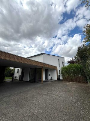 MODERNES WOHNEN AUF ZEIT: EINFAMILIENHAUS MIT 5 ZIMMERN IN TOP LAGE VON BARGTEHEIDE, AUßENSAUNA