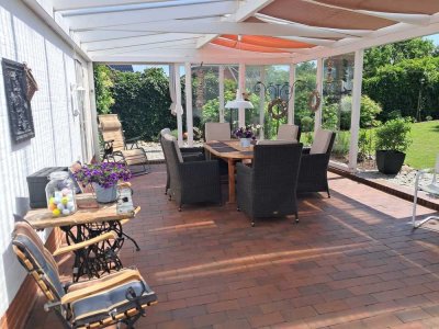 Endlich Ankommen: Großzügig Wohnen mit Rosengarten in Tellingstedt