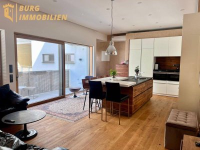 Dachgeschoßtraum mit Balkon nahe Klinik Landstraße – Exquisite 3-Zimmer-Wohnung mit Stil und Substanz